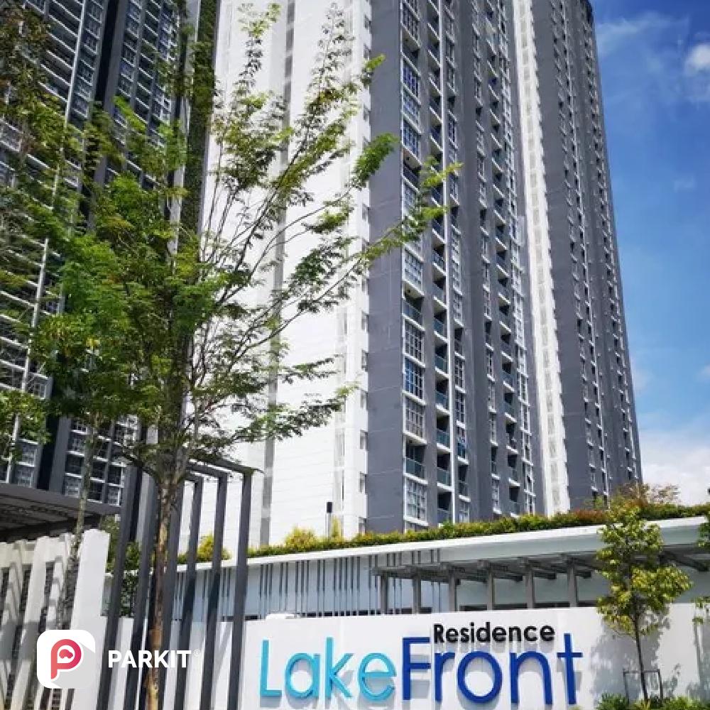 Lakefront Residence